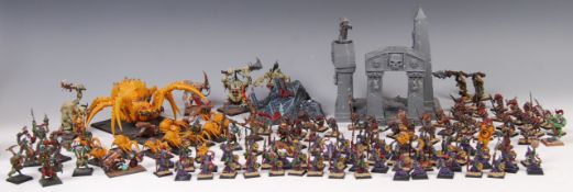 WARHAMMER - COLLECTION OF ASSORTED PRO-PAINTED FIGURES / MODELS