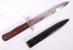 POST WWII SECOND WORLD WAR / COLD WAR BOOT / TRENCH KNIFE