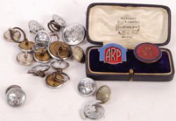 ASSORTED WWII SECOND WORLD WAR BUTTONS & BADGES