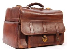 ANTIQUE BRISTOL MANUFACTURED DOCTOR'S GLADSTONE BAG