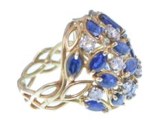 18CT GOLD SAPPHIRE & DIAMOND RING ALAN MARTIN GARD