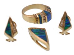 14CT GOLD LADIES BLACK OPAL JEWELLERY SUITE - RING ETC