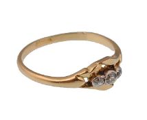 18CT GOLD 3 STONE LADIES DIAMOND CROSSOVER RING