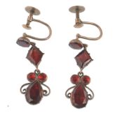 19TH CENTURY GEORGIAN GOLD GARNET DROP EARRINGS.