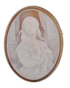 9CT GOLD CAMEO BROOCH DEPICTING BARBE DMITRIEVNA MERGASSOV MADAME RIMSKY-KORSAKOV