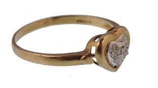 9CT GOLD LADIES HEART SHAPED RUB OVER DIAMOND CLUSTER RING
