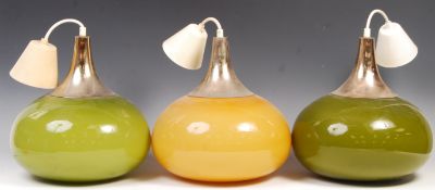 A SET OF THREE GLASS CEILING LAMP PENDANT LIGHT FIXTURES