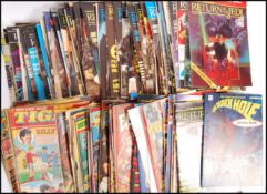 COLLECTION OF APPROX 150 STAR WARS AND OTHER COMICS