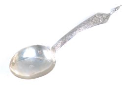 AN EARLY 20TH CENTURY THAI NIELLO SILVER RICE SERV