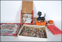 COLLECTION OF ASSORTED VINTAGE TOYS AND GAMES