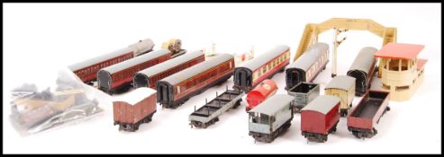 HORNBY 00 GAUGE MODEL RAILWAY TRAINSET TIN PLATE ROLLING STOCK