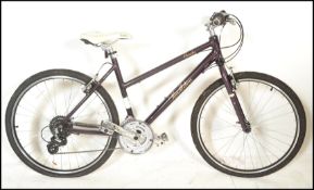 A Pendleton Brooks women's Hybrid 16