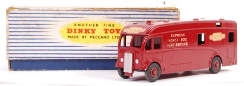 DINKY TOYS BOXED 981 BRITISH RAILWAYS HORSE BOX