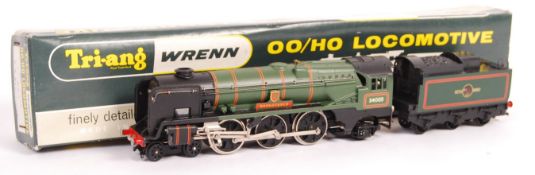ORIGINAL TRIANG WRENN BARNSTAPLE LOCOMOTIVE AND TENDER