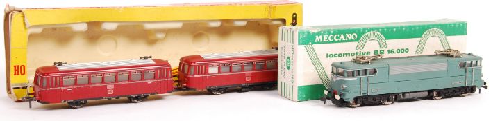 TWO BOXED VINTAGE H0 GAUGE LOCOMOTIVE ENGINES