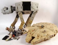 COLLECTION OF VINTAGE STAR WARS ACTION FIGURES & TOYS