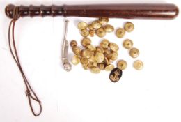 COLLECTION OF VINTAGE NAVAL UNIFORM BUTTONS & EFFECTS