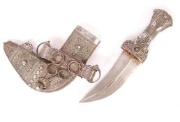 OMANI STYLE DECORATIVE WHITE METAL KHANJAR DAGGER