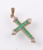 A 9CT GOLD EMERALD AND DIAMOND CRUCIFIX PENDANT