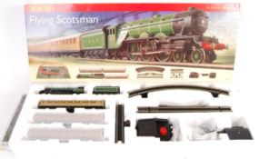 HORNBY 00 GAUGE MODEL RAILWAY TRAINSET BOXED SET