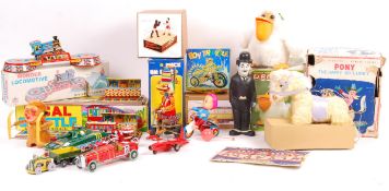 LARGE COLLECTION OF 16X ASSORTED CLOCKWORK TINPLATE TOYS