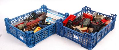 ASSORTED 00 GAUGE MODEL RAILWAY ROLLING STOCK AND SPARES