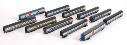 COLLECTION OF 00 GAUGE MODEL RAILWAY INTER-CITY COACHES