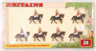 VINTAGE BRITAINS EYES RIGHT BOXED MODEL SOLDIER SE