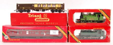 ASSORTED HORNBY 00 GAUGE MODEL RAILWAY TRAINSET LOCOS & COACHES