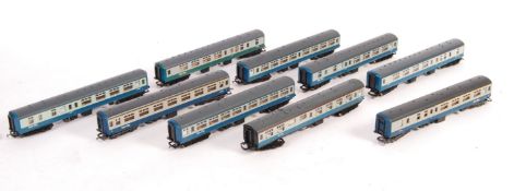 COLLECTION OF 00 GAUGE MODEL RAILWAY INTER-CITY COACHES