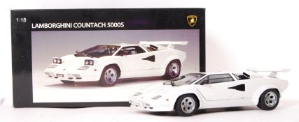 AUTOART 1/18 SCALE DIECAST MODEL LAMBORGHINI COUNTACH 5000S