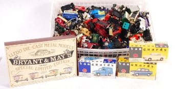 ASSORTED LOOSE & BOXED DIECAST MODEL CARS
