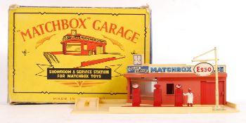 BOXED MATCHBOX LESNEY GARAGE SHOWROOM SERVICE STAT