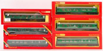ASSORTED HORNBY 00 GAUGE MODEL RAILWAY TRAINSET COACHES