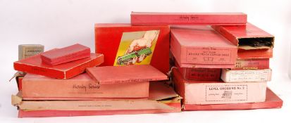 LARGE COLLECTION OF BOXED VINTAGE HORNBY 0 GAUGE T
