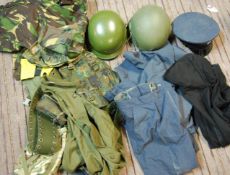 COLLECTION OF ASSORTED CONTEMPORARY MILITARIA