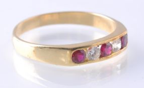 A HALLMARKED 18CT GOLD RUBY AND DIAMOND 5 STONE RI