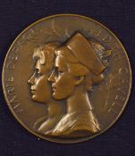 Nurse Edith Cavell And Marie Depage 1915 Large medallion Obverse Portraits of Nurse Edith Cavell and