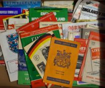 Collection of football programmes with good content of Manchester Utd to include 1960 Liverpool v