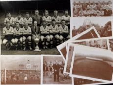 1959-60 Wolverhampton Wanderers 10 x 8 black & white league championship team photograph together