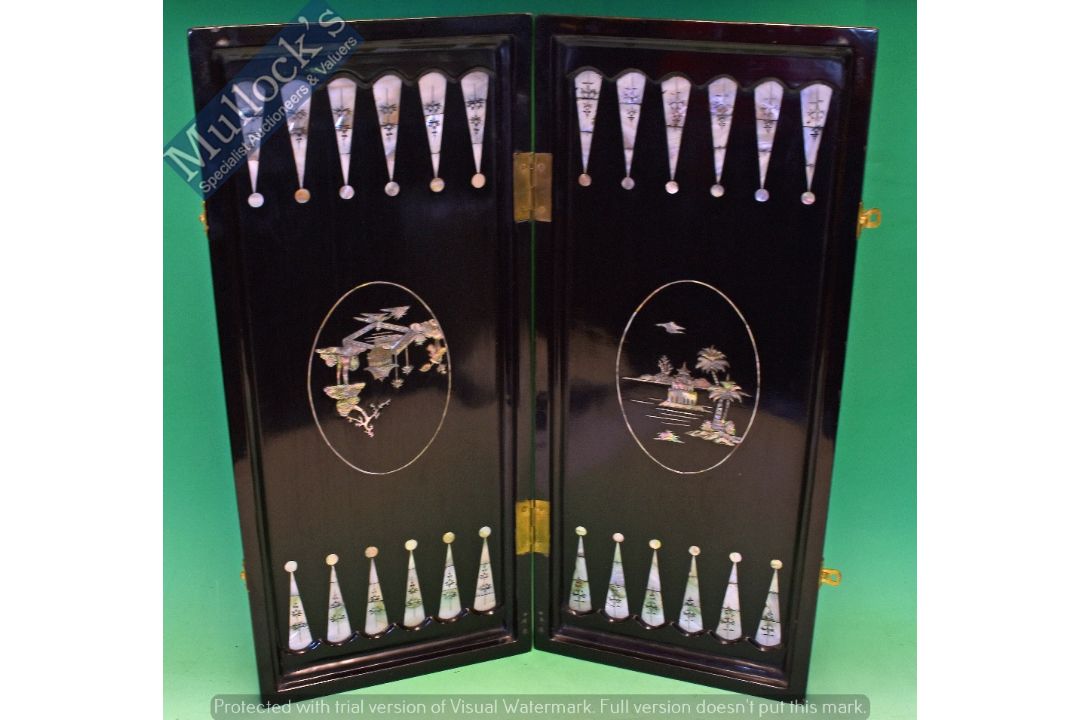 Fine Chinese Chess / Backgammon Board - Large wooden black lacquered playing board with inlaid - Image 1 of 2