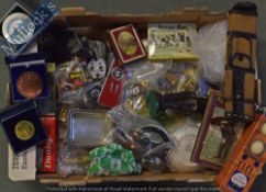 Great Selection of Golfing Items To include golf tees, Coalport pin dish, Royal Worcester pin