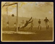 1929/1930 B & W press action photo taken at Maine Road, Manchester City v Leicester City 14 December