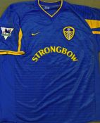 2000-2002 Robbie Keane Signed Leeds United Football Shirt a short sleeve away shirt, No.7 Keane to