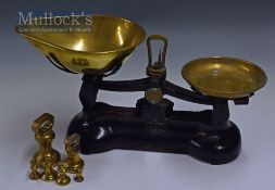 Set of Scales New World Scales by Libra Scale Co England complete with 6 weights