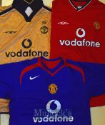 2000/04 Manchester United Football Shirts to include 2002 Gold Centenary shirt size L, plus 2000/