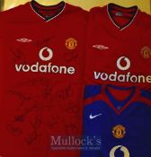 2000/02 Signed Manchester United Football Shirt signed to the front in ink by 15, together with a