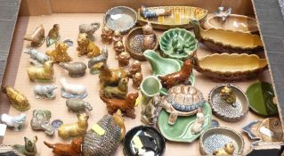 Wade pottery figural pin dishes, pipe holder, figures etc