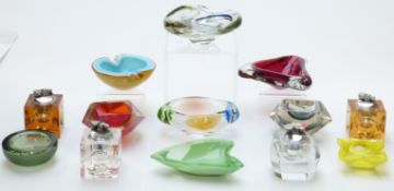 Nine glass dishes to include Whitefriars controlled bubble and Murano Sommerso examples, largest