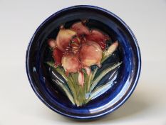 Moorcroft pedestal bowl in Freesia pattern, diameter 11.5cm
